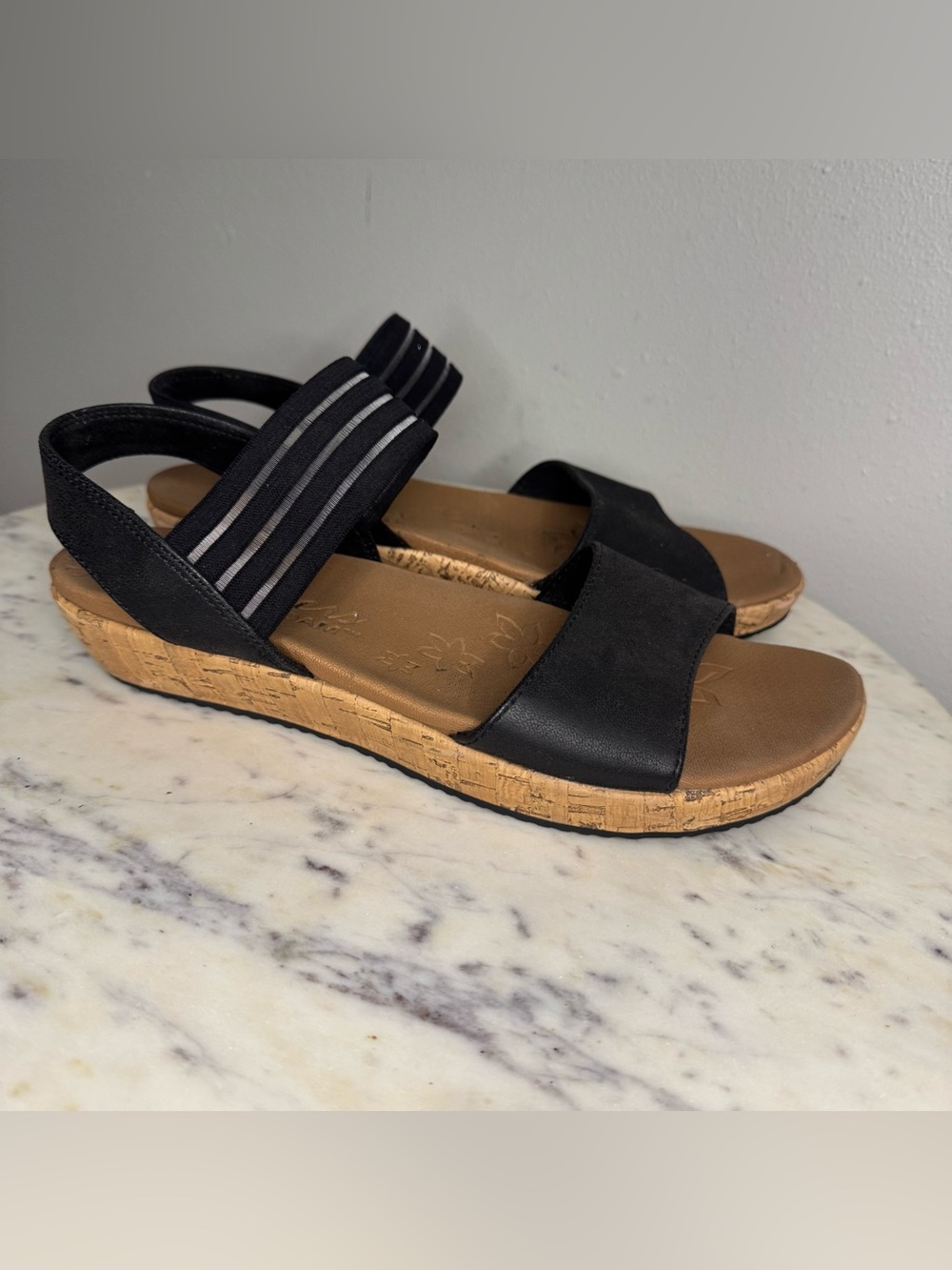 Skechers Luxe Foam Sandals Size 9 M
Vegan Leather/ Fabric wedges shoes